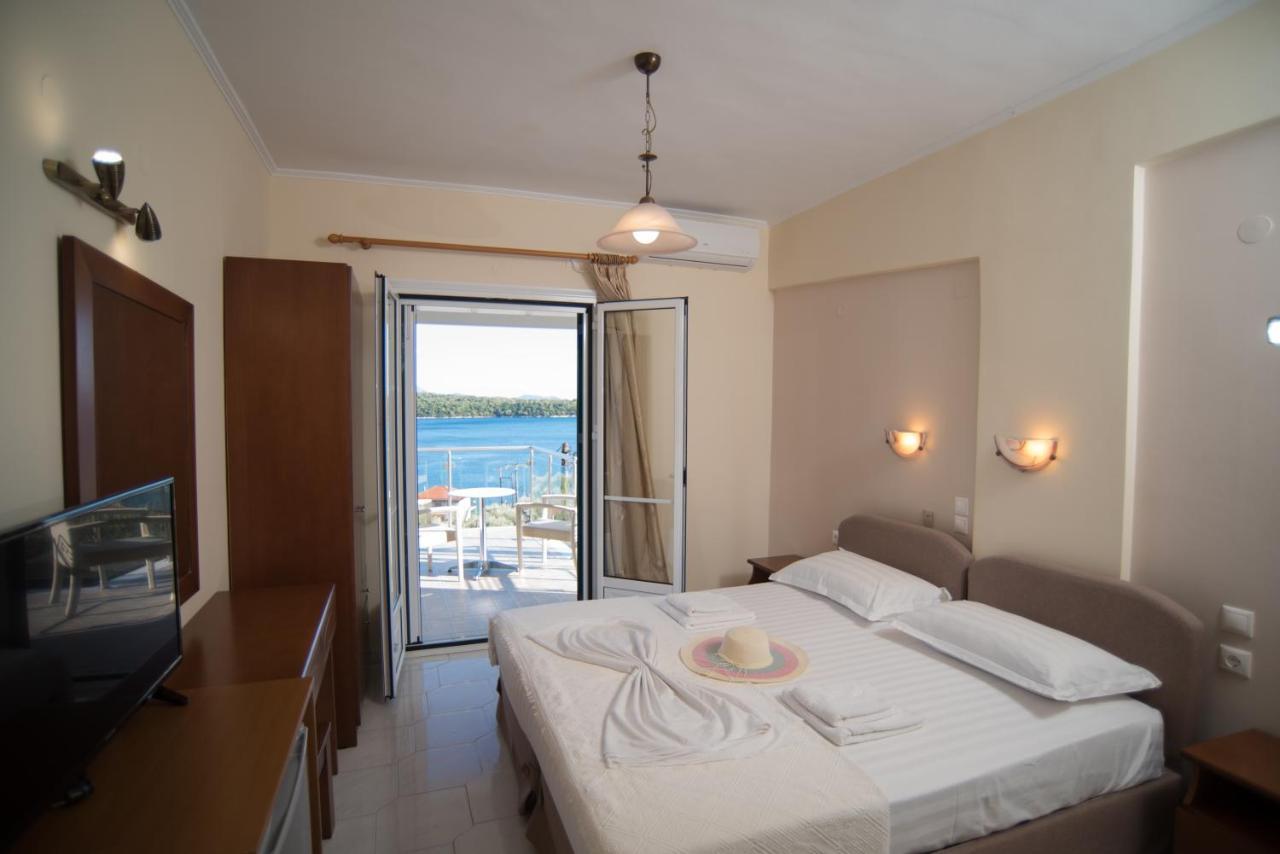 Oasis Hotel Perigiali Ngoại thất bức ảnh